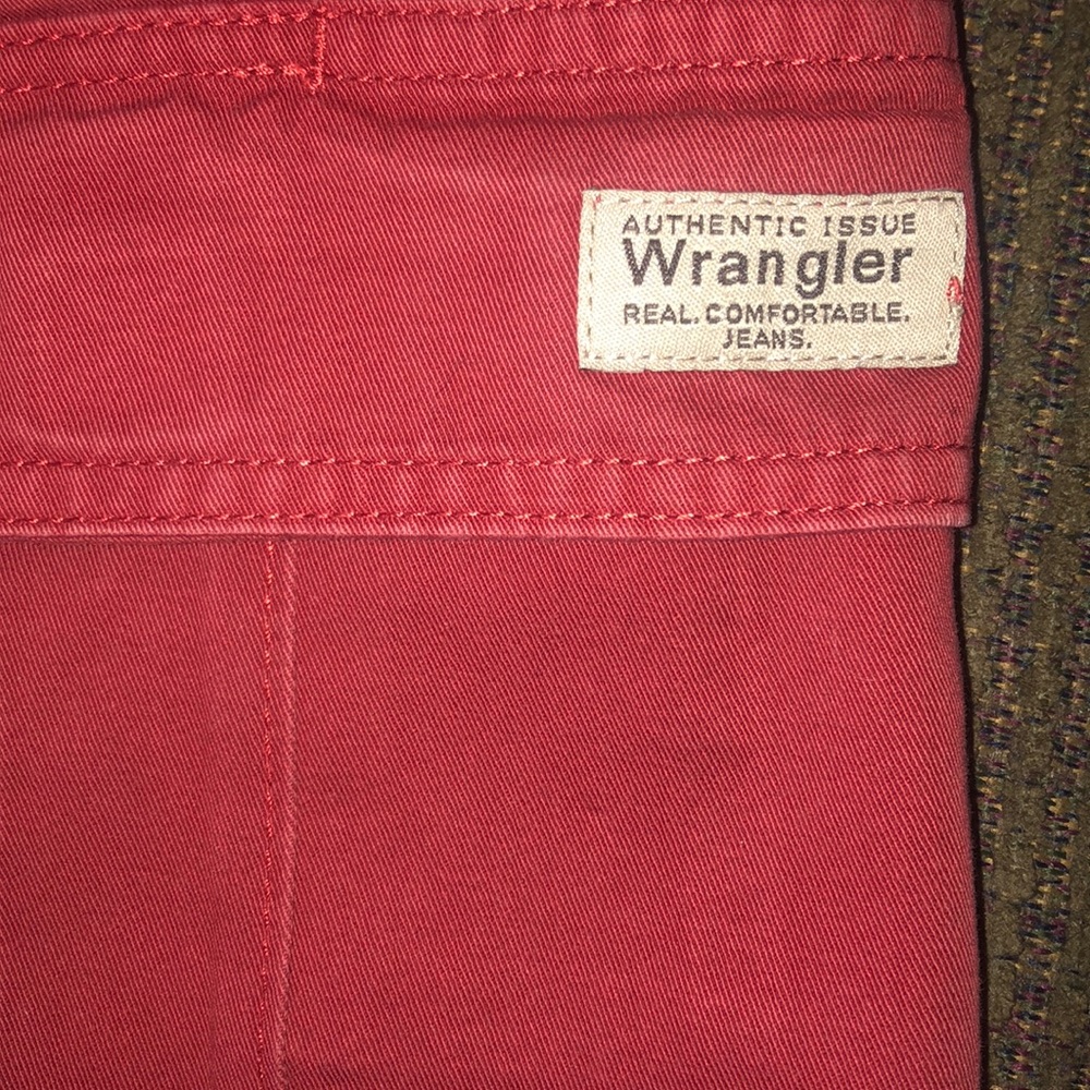 MENS SHORTS - Picture 2 of 4